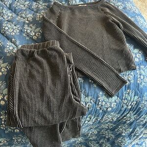 Good Luck Gem Black and White Ribbed Ensemble